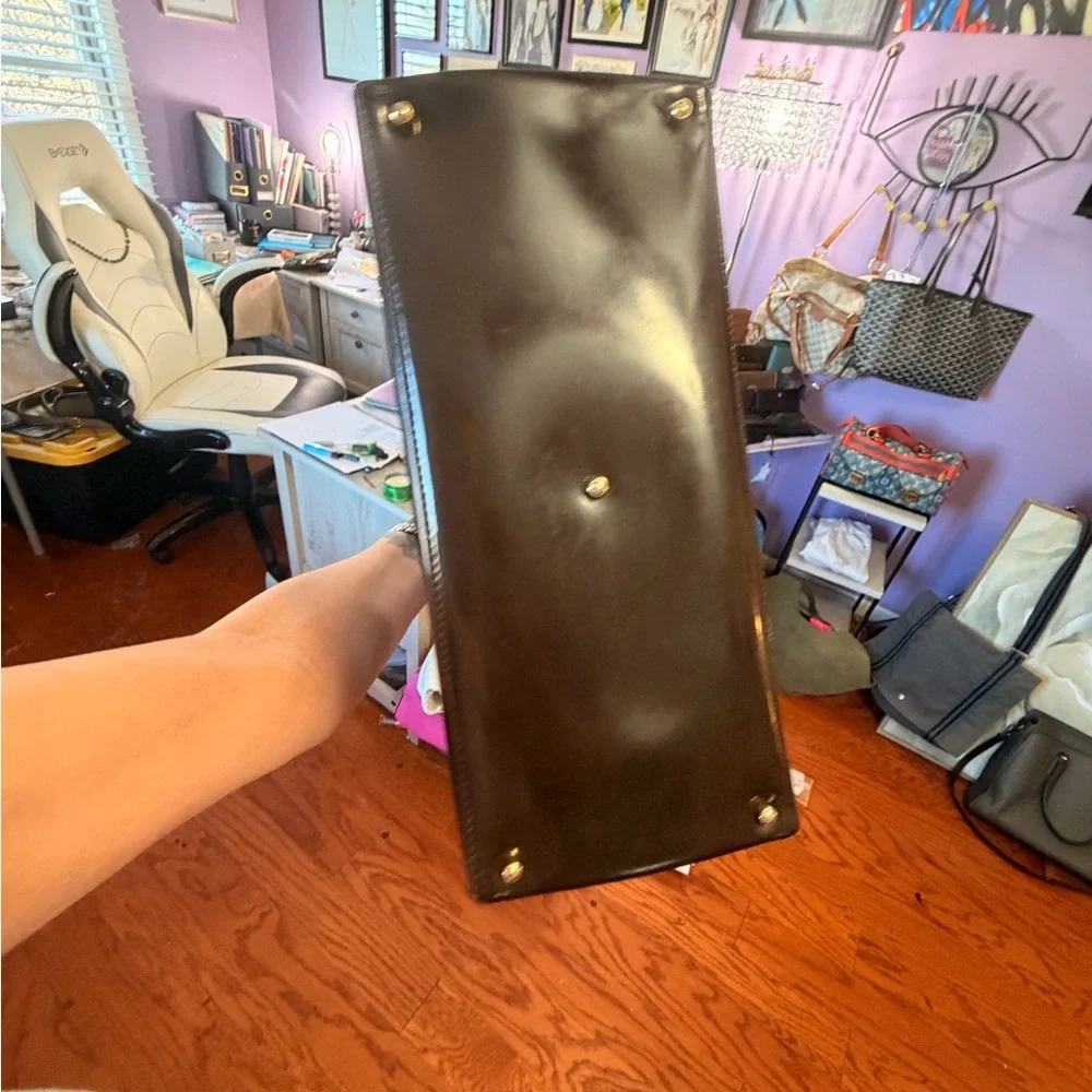 Gucci Chocolate Brown Patent Tote with Gold Accents - Picture 5 of 6